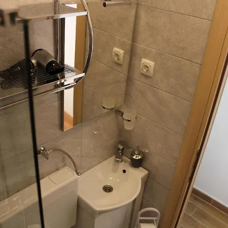 Schoenes Gaestezimmer Mit Grosser Sonnenterrasse Apartment