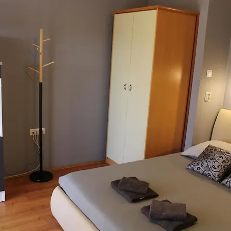 Schoenes Gaestezimmer Mit Grosser Sonnenterrasse Apartament *