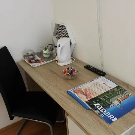 Schoenes Gaestezimmer Mit Grosser Sonnenterrasse *